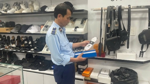 Quản lý thị trường Quảng Trị liên tục phát hiện lượng lớn hàng hóa nghi giả mạo nhãn hiệu
