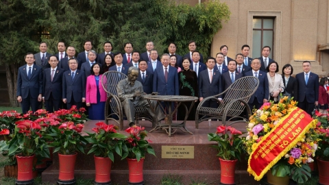 Tổng Bí thư, Chủ tịch nước Tô Lâm gặp gỡ cộng đồng người Việt Nam tại Trung Quốc