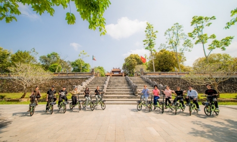 Công ty Gbike (Hàn Quốc) tài trợ xe đạp điện GCOO cho Trung tâm Bảo tồn Di tích Cố đô Huế