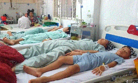 Hơn 220 người nhập viện vì nghi bị ngộ độc thực phẩm ở Đồng Nai