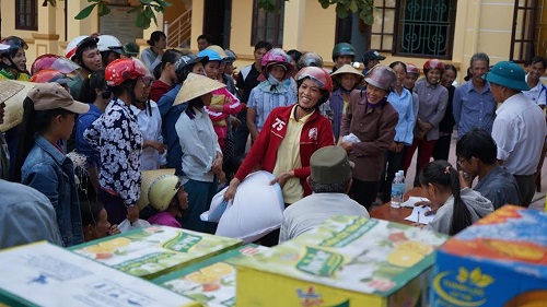 Tân Hiệp Phát ủng hộ 1.500 suất quà cho người dân Quảng Bình