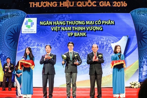 VPBank đạt 10 giải thưởng và chứng nhận trong năm 2016