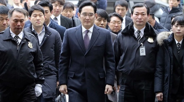 Phó chủ tịch Samsung: Từ biệt thự 4 triệu đô đến... xà lim 6 mét vuông