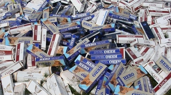 Bình Phước: Bắt giữ 2 đối tượng vận chuyển 6.500 bao thuốc lá ngoại nhập