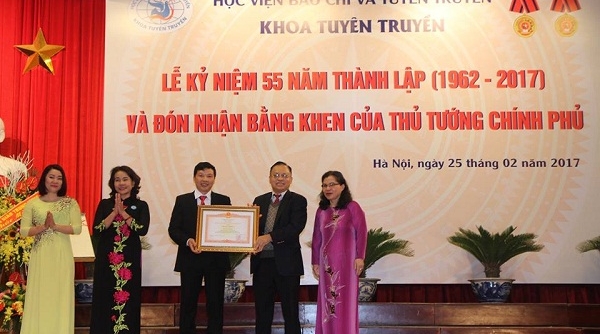 Khoa Tuyên truyền - Học viện Báo chí: Đón nhận Bằng khen của Thủ tướng Chính phủ