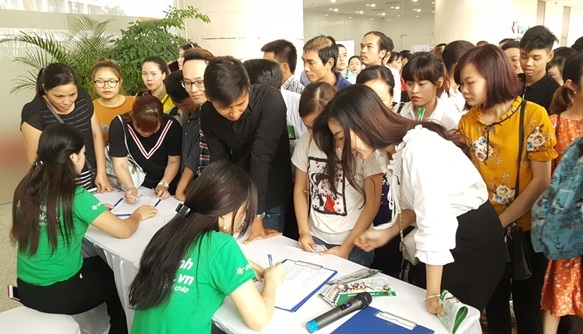 Chen chân đăng ký Vay Nhanh tại VPBank