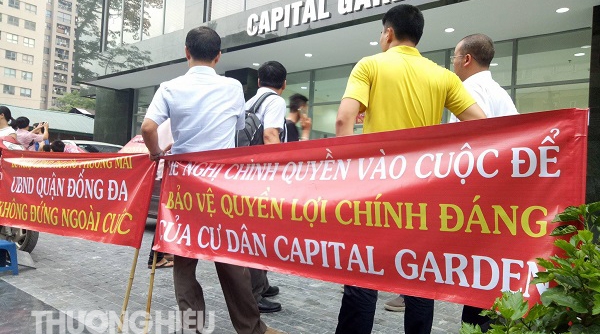 Hà Nội: Cư dân Chung cư Capital Garden căng biển ngữ phản đối chủ đầu tư