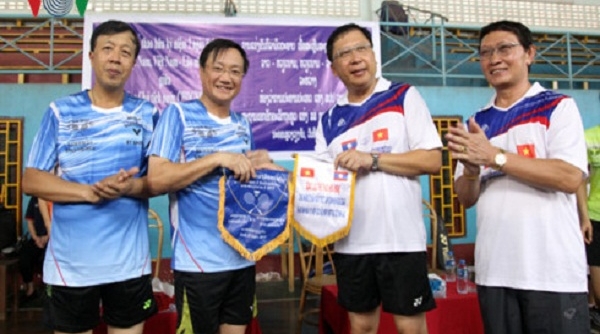 Giao lưu thể thao giữa ĐSQ Việt Nam và Văn phòng Chủ tịch nước Lào