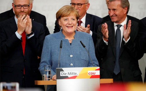 Bà Merkel trúng cử Thủ tướng, đảng cực hữu trở lại Quốc hội Đức