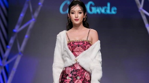 Huyền My tái xuất sàn diễn sau khi lọt top 10 Miss Grand International 2017