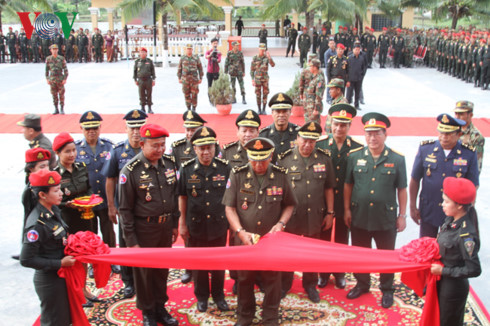 Quân đội Campuchia khánh thành công trình do Việt Nam tài trợ