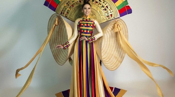 Nguyễn Thị Loan mang hình ảnh trống đồng, nón lá tới Miss Universe 2017