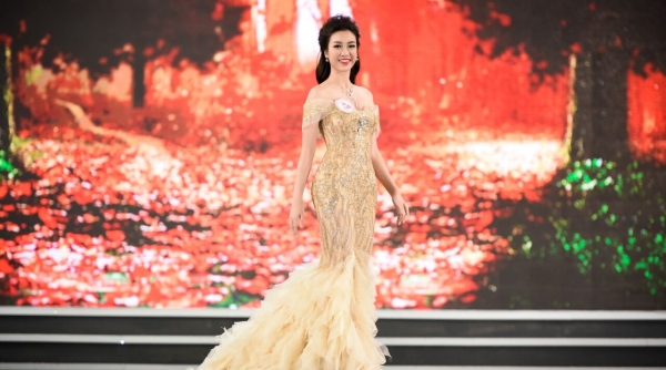 Hoa hậu Mỹ Linh sẽ mặc bộ đầm đính đá trong đêm chung kết Miss World 2017?