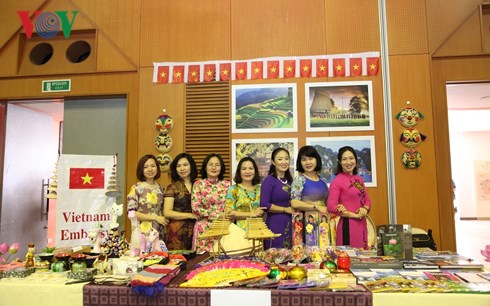 Nét văn hóa Việt Nam tại Tiệc trà nữ cán bộ ngoại giao