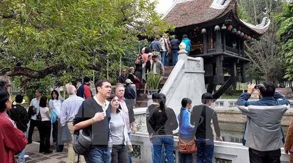 Gần 25 vạn lượt khách ghé thăm Hà Nội dịp Tết
