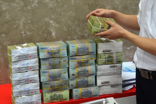 Vụ "bốc hơi" 301 tỷ đồng ở Eximbank: Khách hàng VIP sao lại mất tiền?