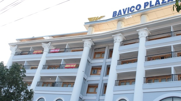 Treo băng rôn đòi nợ khách sạn 5 sao Bavico Plaza Hotel Đà Lạt