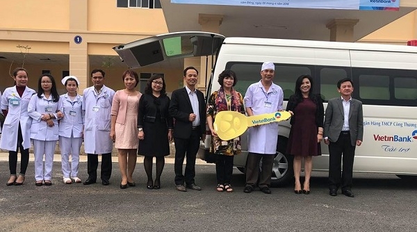 Vietinbank tặng xe cứu thương cho Bệnh viện Nhi Lâm Đồng