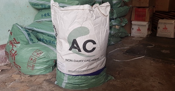 Lạng Sơn: Tịch thu 750 kg bột kem sữa AC Non Dairy Creamer nguồn gốc Trung Quốc