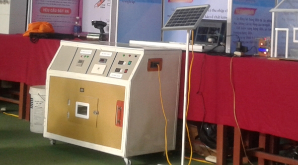 Học sinh cấp 3 chế tạo máy ấp trứng bằng năng lượng mặt trời