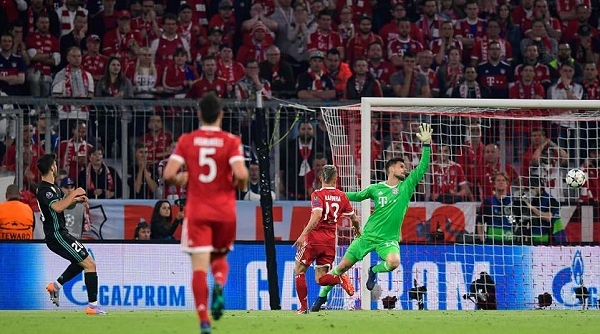 Ngược dòng đánh bại Bayern, Real đặt một chân vào chung kết