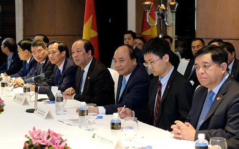 Thủ tướng Nguyễn Xuân Phúc gặp gỡ cộng đồng người Việt tại Singapore