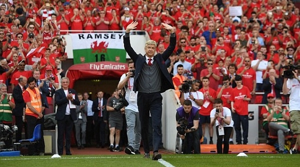 Arsene Wenger chính thức tạm biệt sân Emirates bằng chiến thắng 5 sao