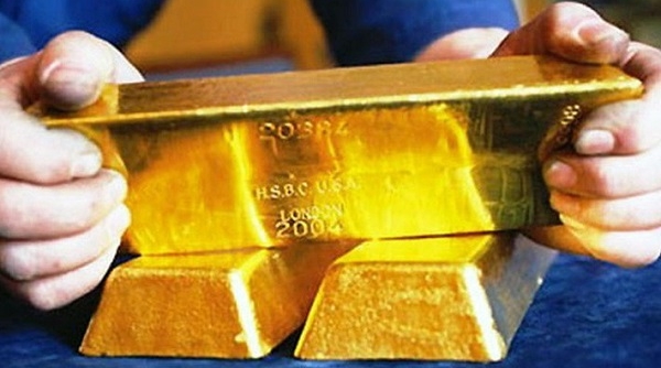 Tại sao dân gửi vàng ngân hàng thu phí, gửi USD thì lãi suất 0%?