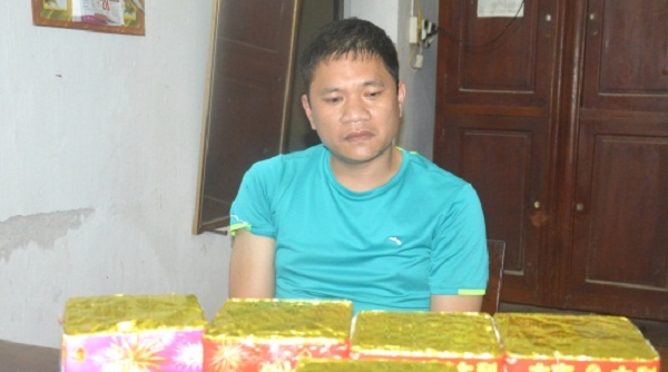 Nam Định: Bắt giữ đối tượng vận chuyển 52 kg pháo nổ trái phép