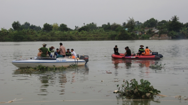 Sẽ sớm khởi tố vụ lật sà lan sông Đồng Nai