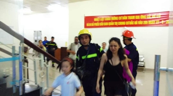 Hà Nội: Cháy chung cư Fodacon Bắc Hà, hàng trăm người hoảng loạn tháo chạy