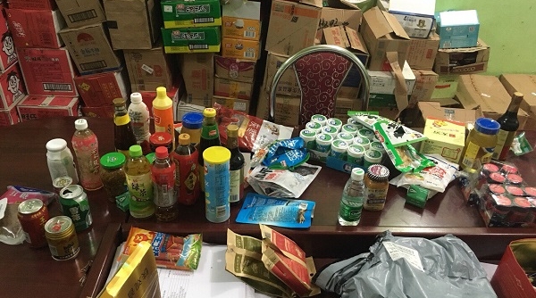 QLTT Lạng Sơn thu giữ lô hàng thực phẩm nhập lậu