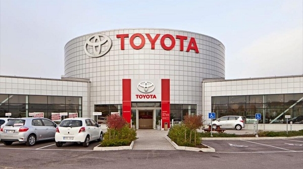 Toyota hợp tác với Grab, đầu tư 1 tỷ USD vào ứng dụng gọi xe