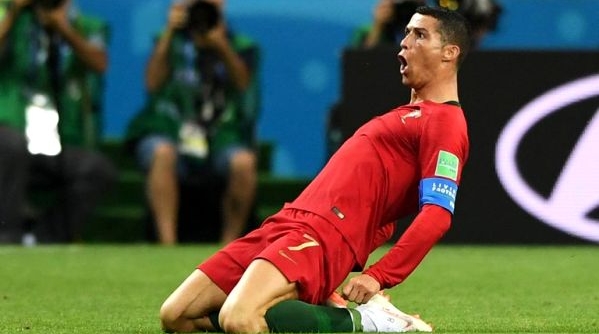 Ronaldo nói gì sau khi lập hattrick trong trận hòa Tây Ban Nha?