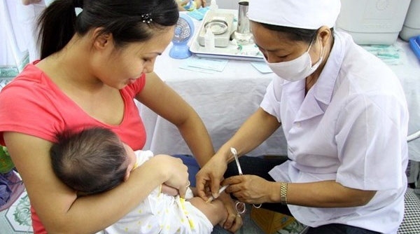 Cuối năm 2018, ngành y tế sẽ điều chỉnh thời gian tiêm vaccine sởi cho trẻ