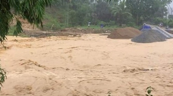 Thanh Hóa: Lũ quét bất ngờ san phẳng 1 ngôi nhà, cuốn trôi 4 người trong một gia đình
