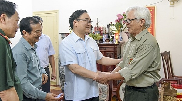 Hà Nội: Bí thư Thành ủy thăm hỏi các gia đình chính sách, thương binh tiêu biểu