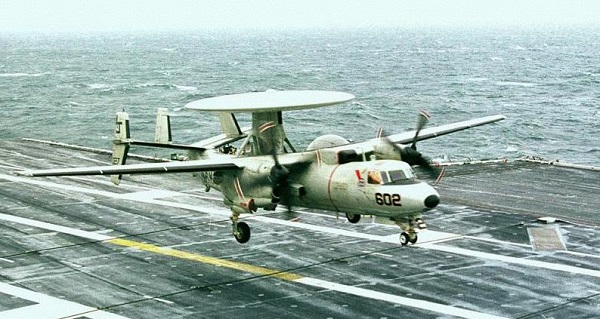 Trung Quốc bí mật chế tạo máy bay tác chiến điện tử giống E-2 Hawkeye của Mỹ