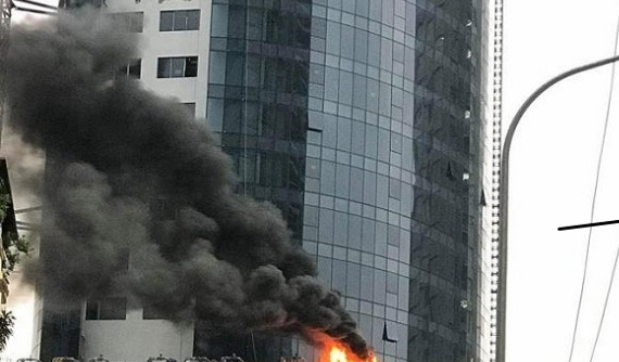 Hà Nội: Cháy lớn tại tòa nhà FLC Twin Tower Cầu Giấy
