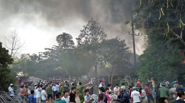 Thừa Thiên Huế: Cháy xưởng mây đan, hàng trăm công nhân chạy tán loạn