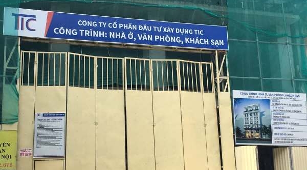 Hà Nội: Cận cảnh ngôi nhà nằm sát Dự án xây khách sạn bị lún, rạn nứt nghiêm trọng