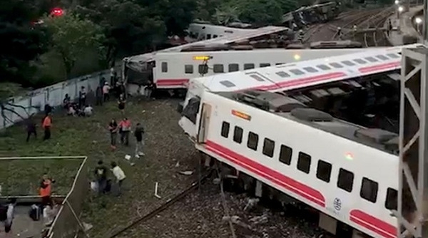Đài Loan: Tai nạn tàu hỏa thảm khốc, 17 người thiệt mạng