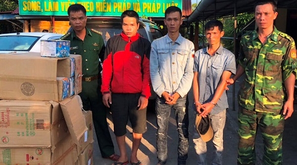 Thu giữ hơn 200 kg pháo lậu vận chuyển từ Lào về Việt Nam