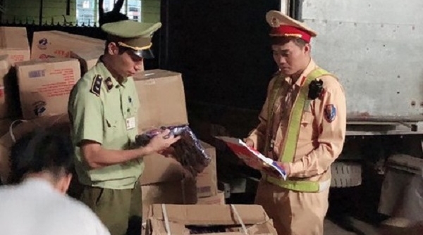 Quảng Ninh: Bắt giữ gần 3 tấn bánh kẹo, ô mai nhập lậu