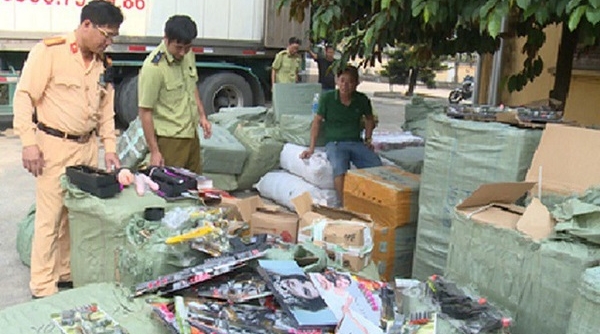 Thái Bình: Bắt giữ gần 2 tấn đồ chơi bạo lực, đồ chơi kích dục và mỹ phẩm Trung Quốc nhập lậu