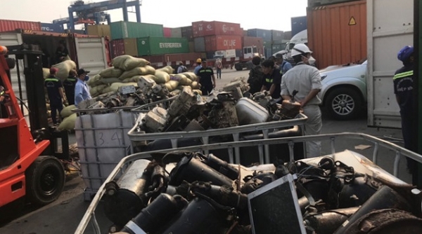 Gần 3.000 container phế liệu trong tình trạng vô chủ tại cảng Cát Lái