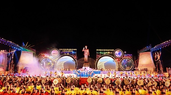 Bữa tiệc đa sắc màu tại lễ bế mạc Festival Văn hóa Cồng chiêng Tây Nguyên 2018