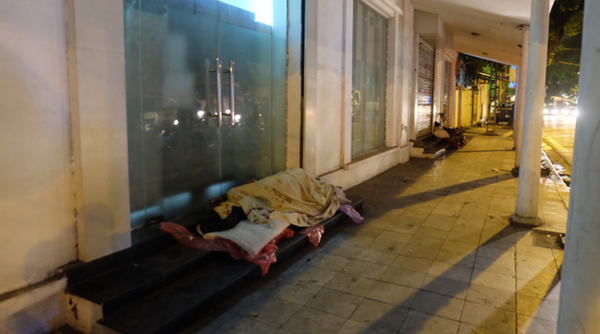 Hà Nội: Đưa người vô gia cư về các Trung tâm Bảo trợ xã hội để tránh rét