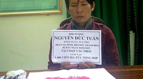 Hà Tĩnh: Phát hiện phụ xe container giấu 1.400 viên ma túy trong áo khoác
