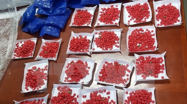 Bắc Giang: Bắt giữ 3 đối tượng vận chuyển hơn 1 kg ma túy đá, gần 3.000 viên ma túy tổng hợp